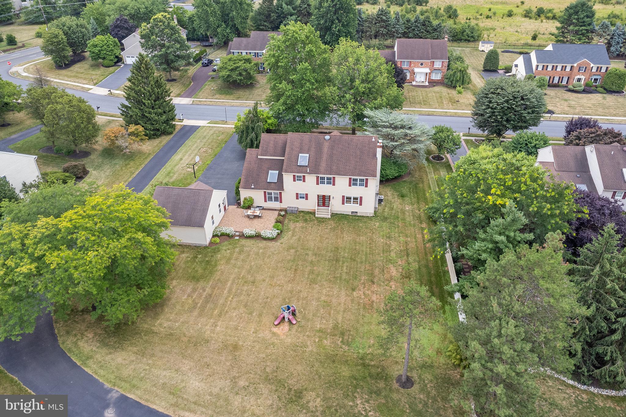 1122 CANTERBURY DRIVE