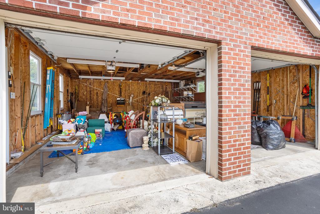1122 CANTERBURY DRIVE