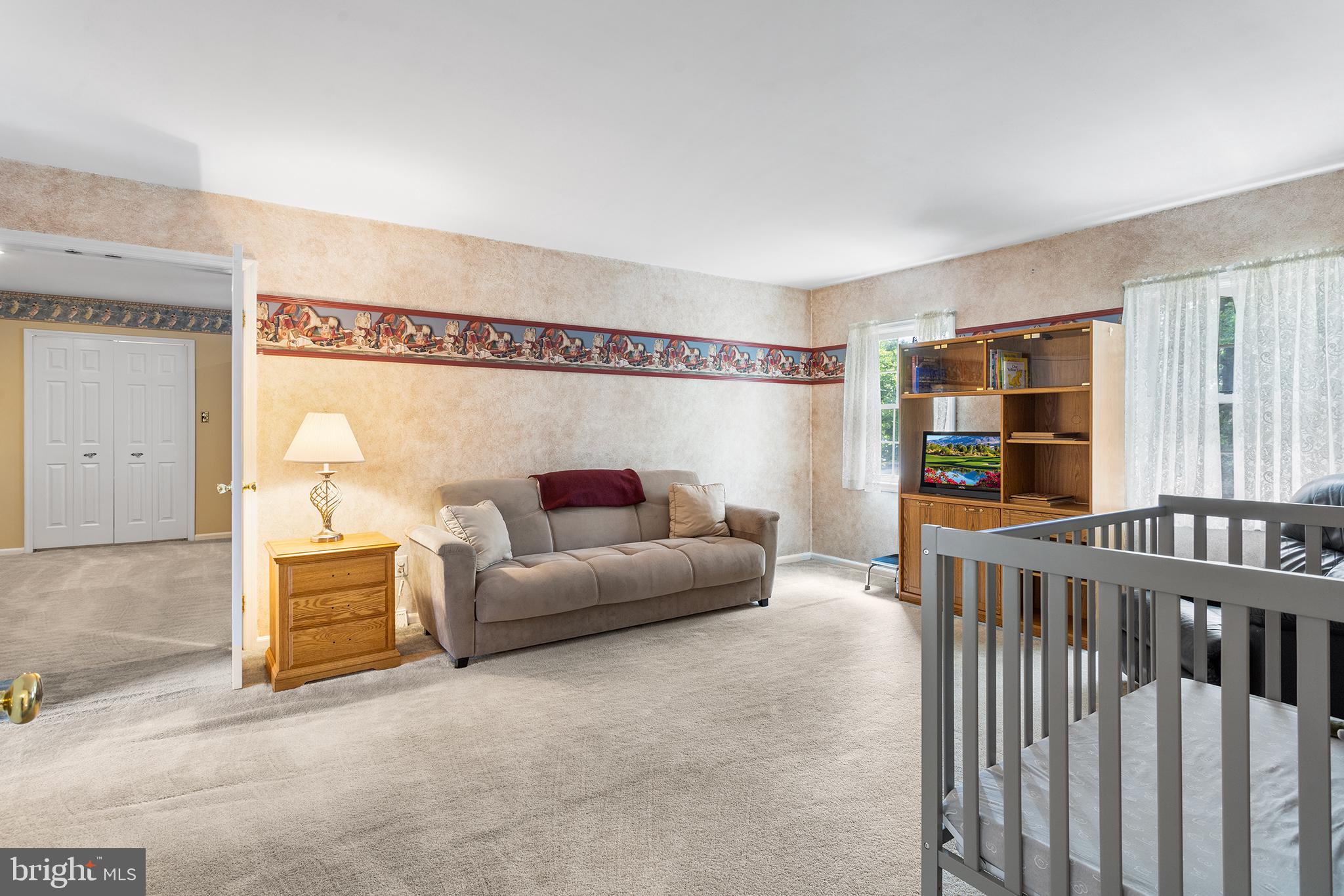 1122 CANTERBURY DRIVE