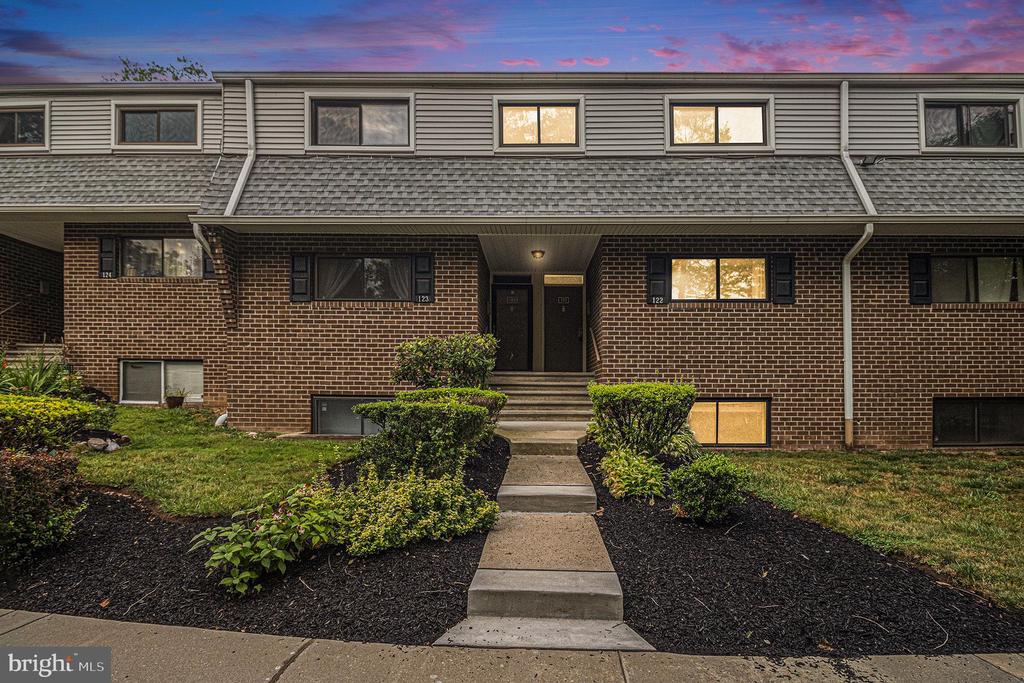 122 STONY WAY 122