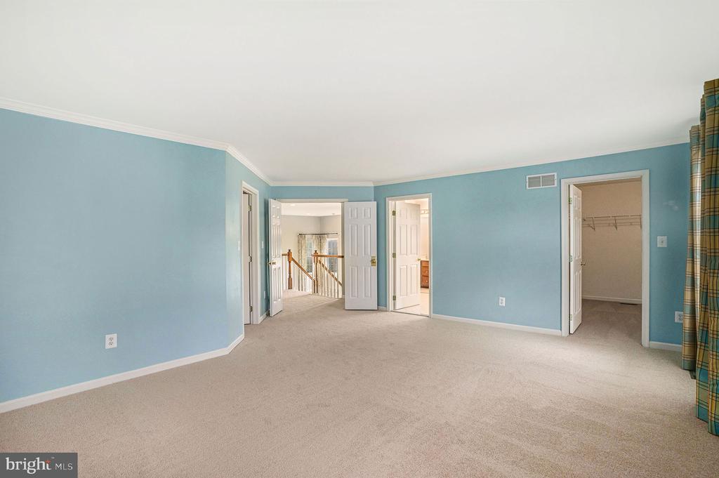 104 SPYGLASS DRIVE