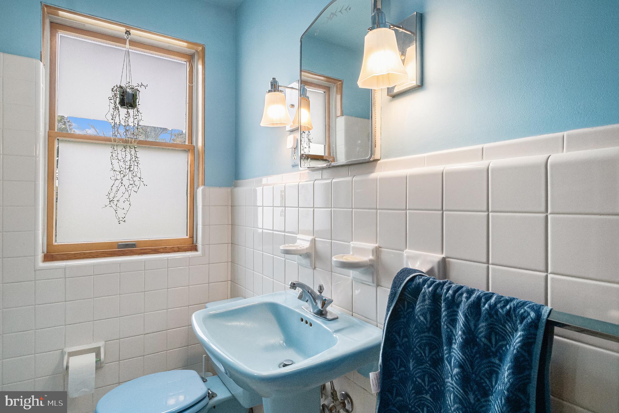 223 N WHITEHALL ROAD