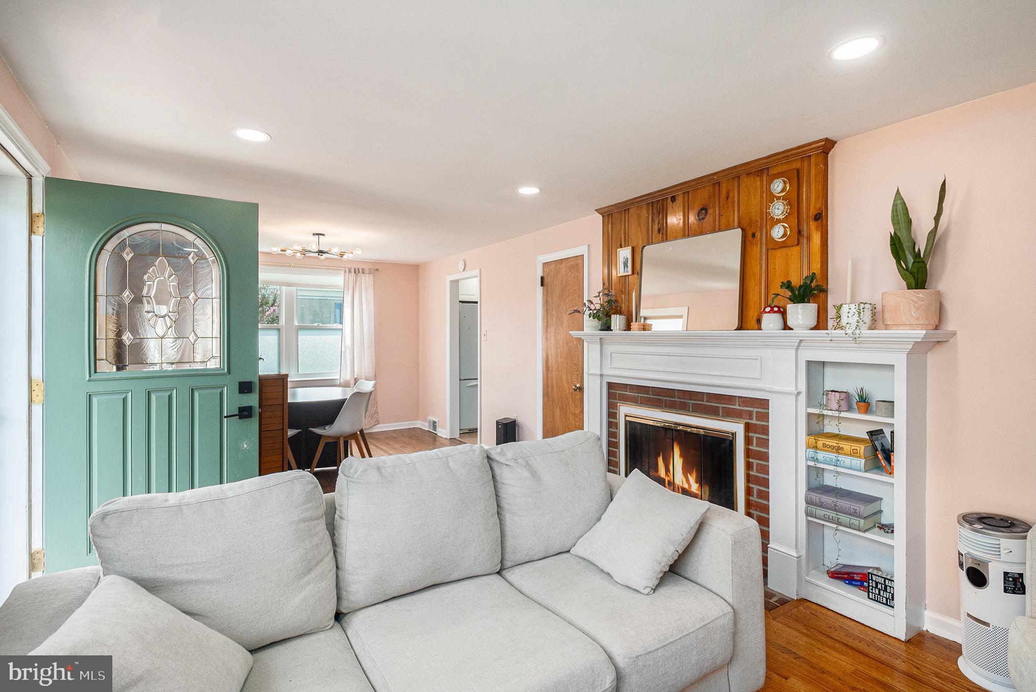 223 N WHITEHALL ROAD