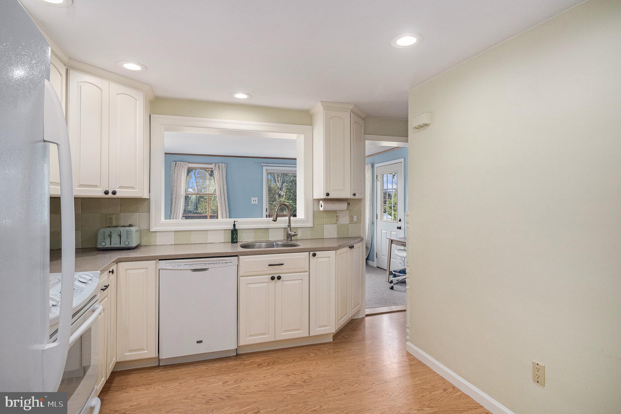 223 N WHITEHALL ROAD