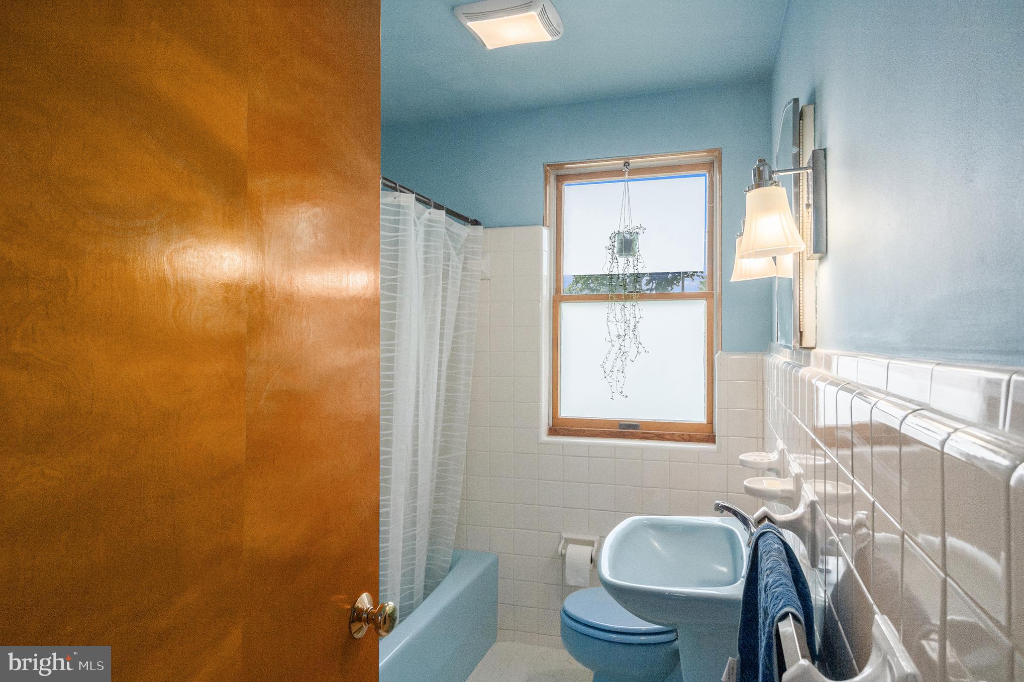 223 N WHITEHALL ROAD