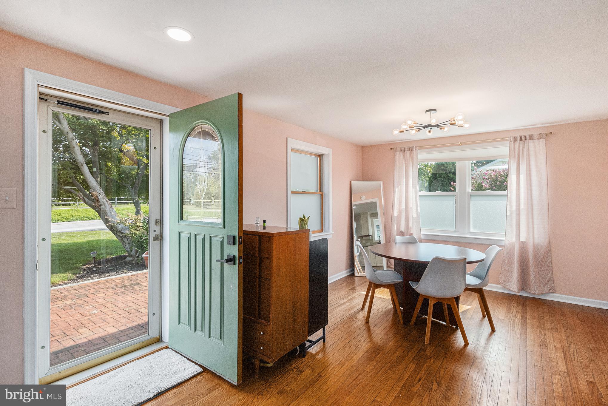 223 N WHITEHALL ROAD