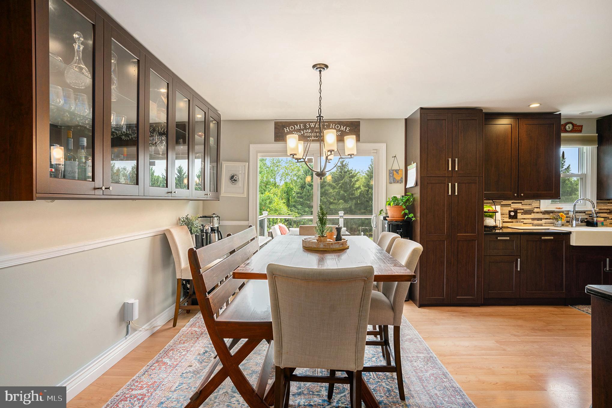 439 S MENNONITE ROAD