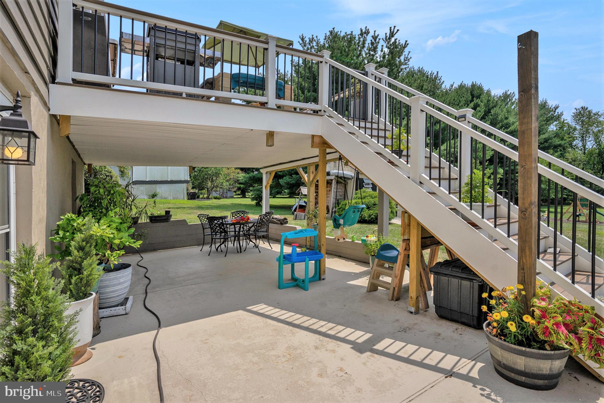 439 S MENNONITE ROAD