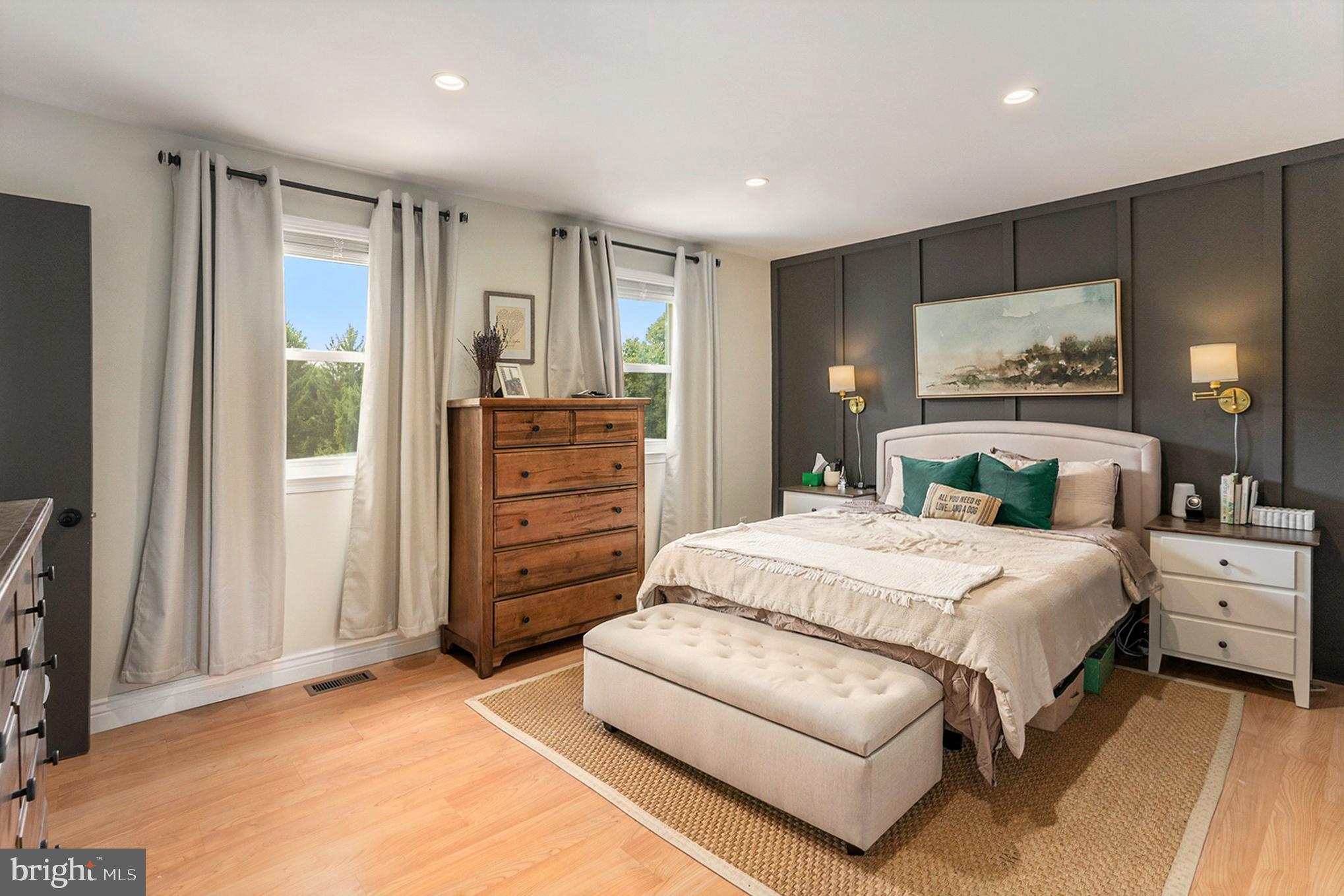 439 S MENNONITE ROAD