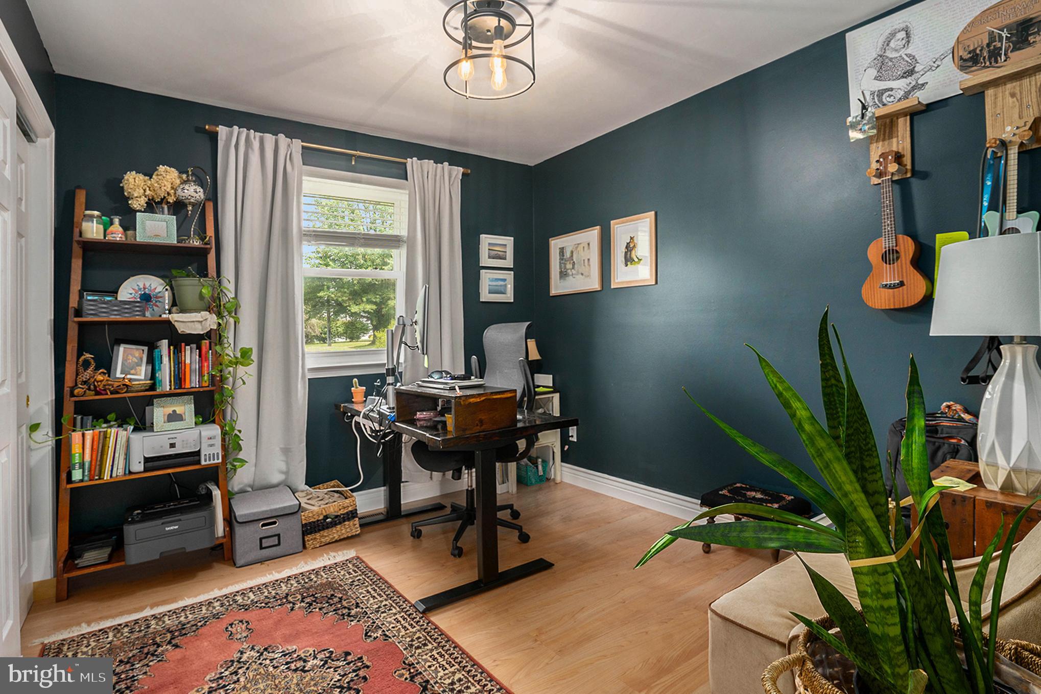 439 S MENNONITE ROAD