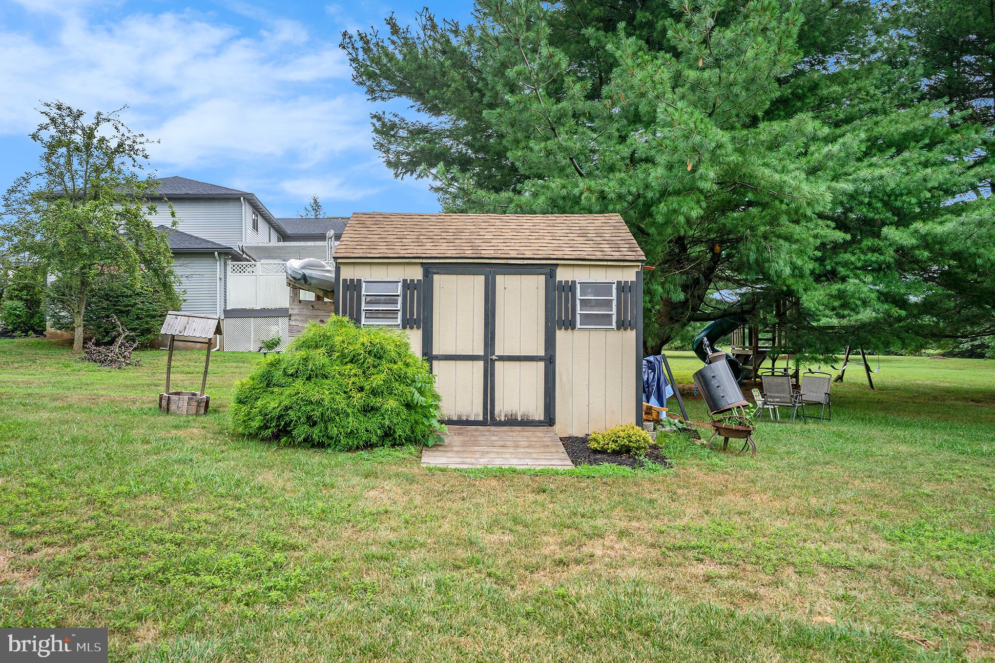 439 S MENNONITE ROAD