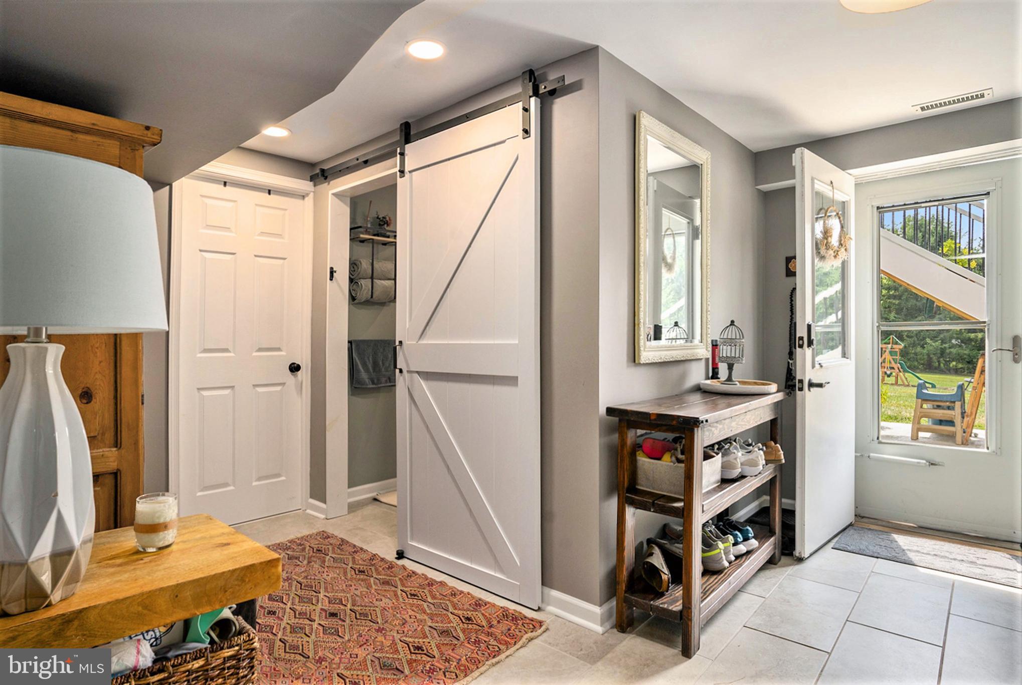 439 S MENNONITE ROAD