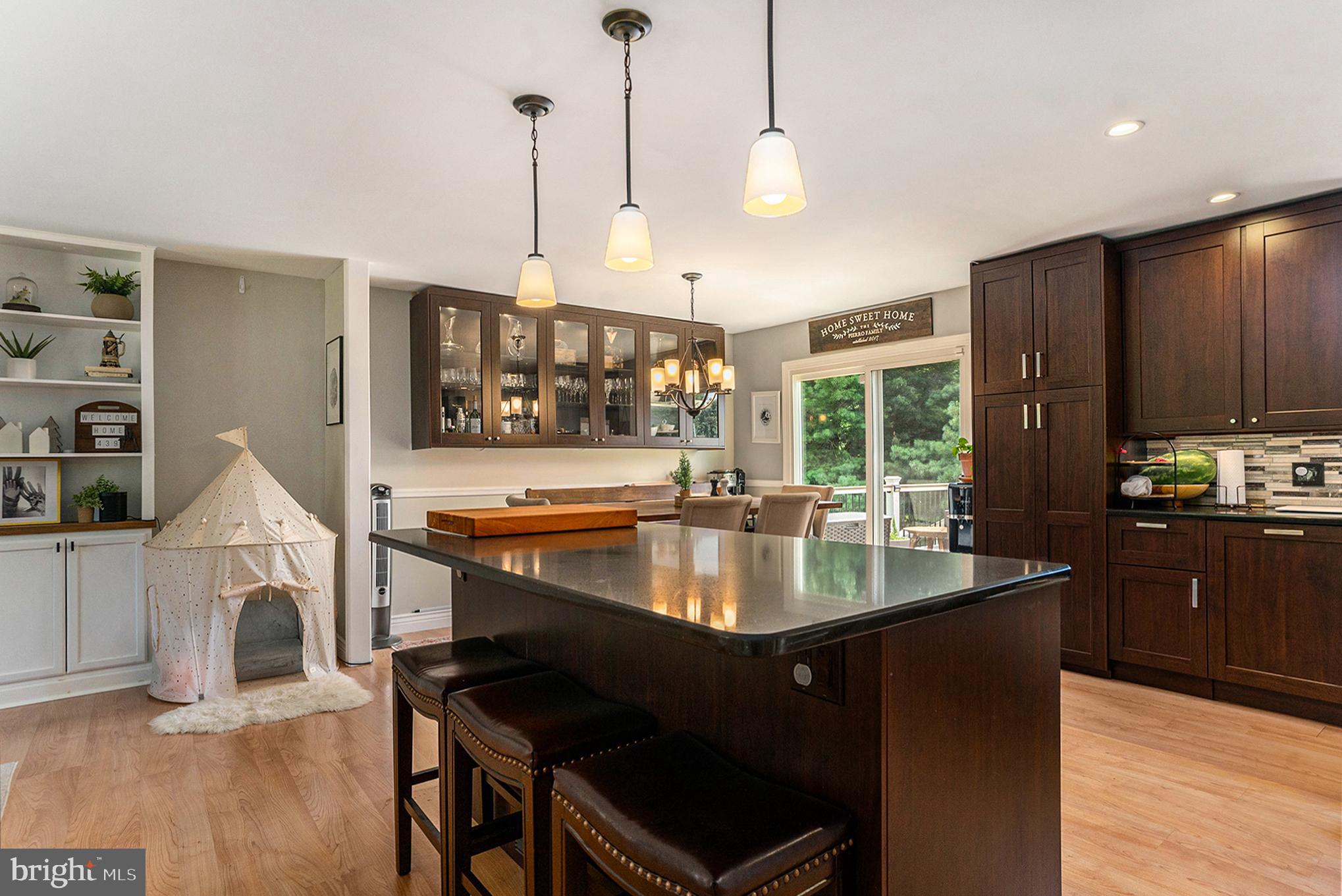 439 S MENNONITE ROAD