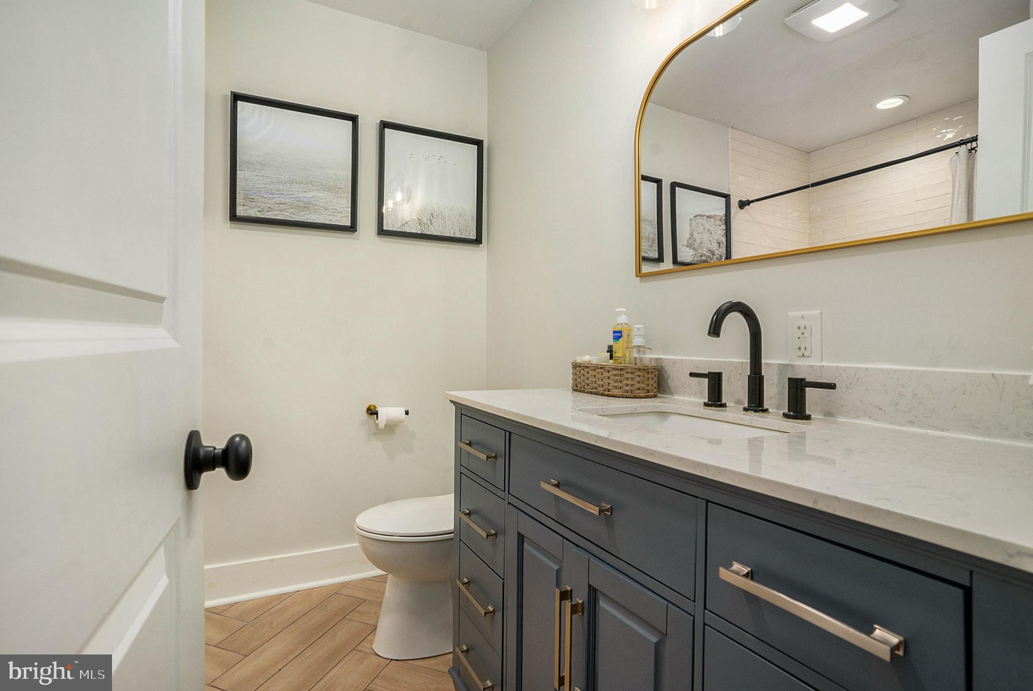 439 S MENNONITE ROAD