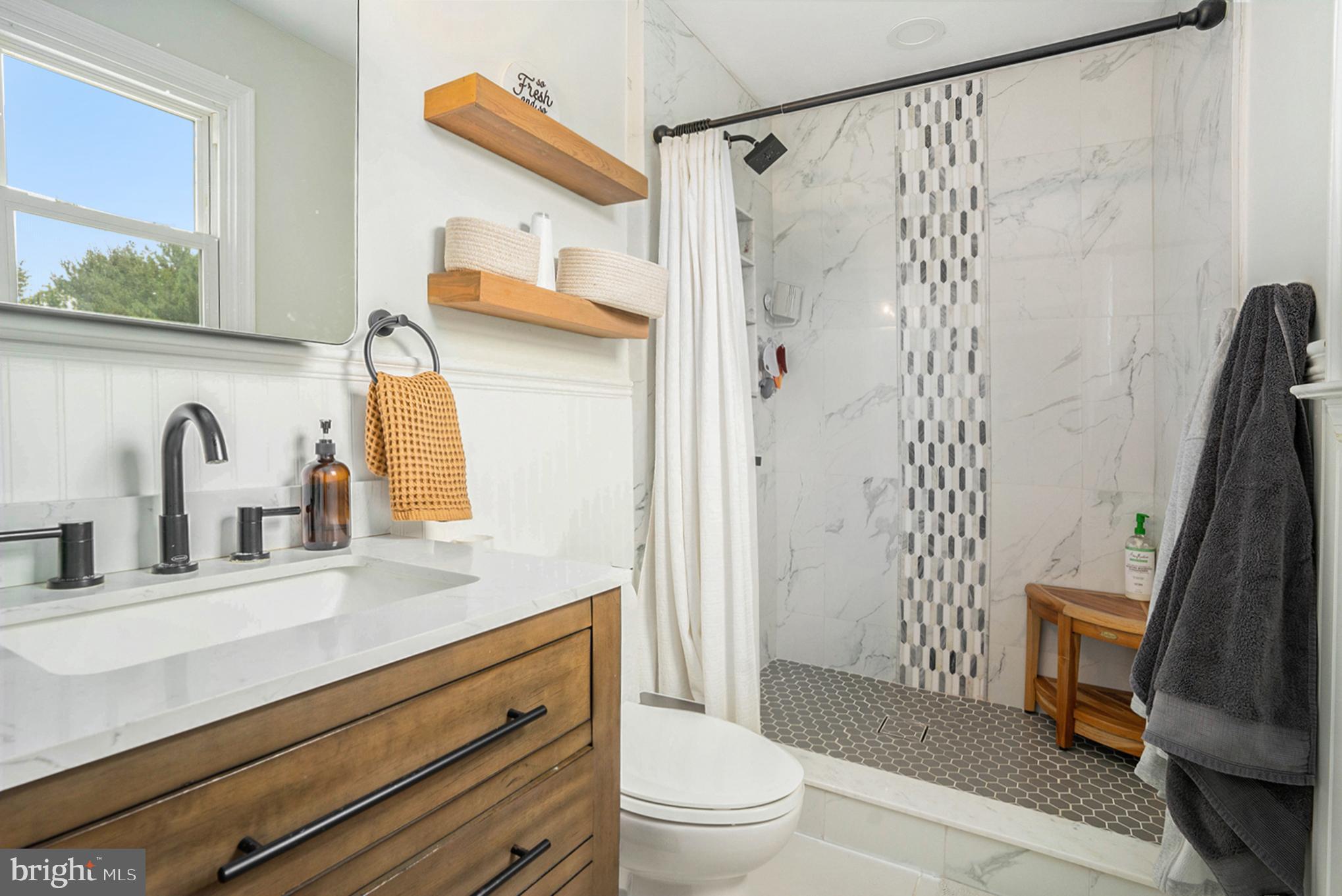 439 S MENNONITE ROAD