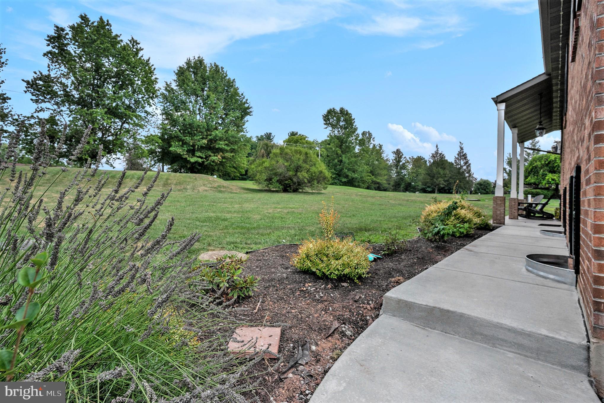 439 S MENNONITE ROAD