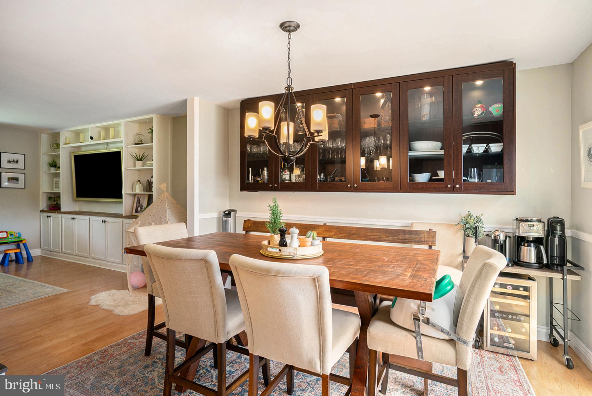 439 S MENNONITE ROAD