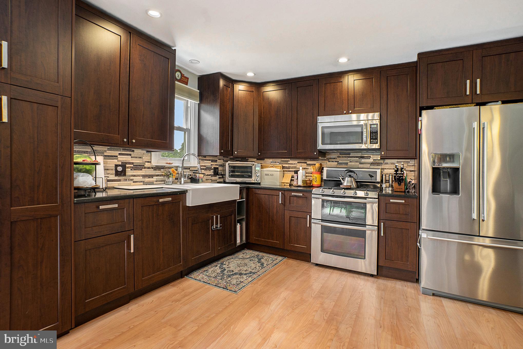 439 S MENNONITE ROAD