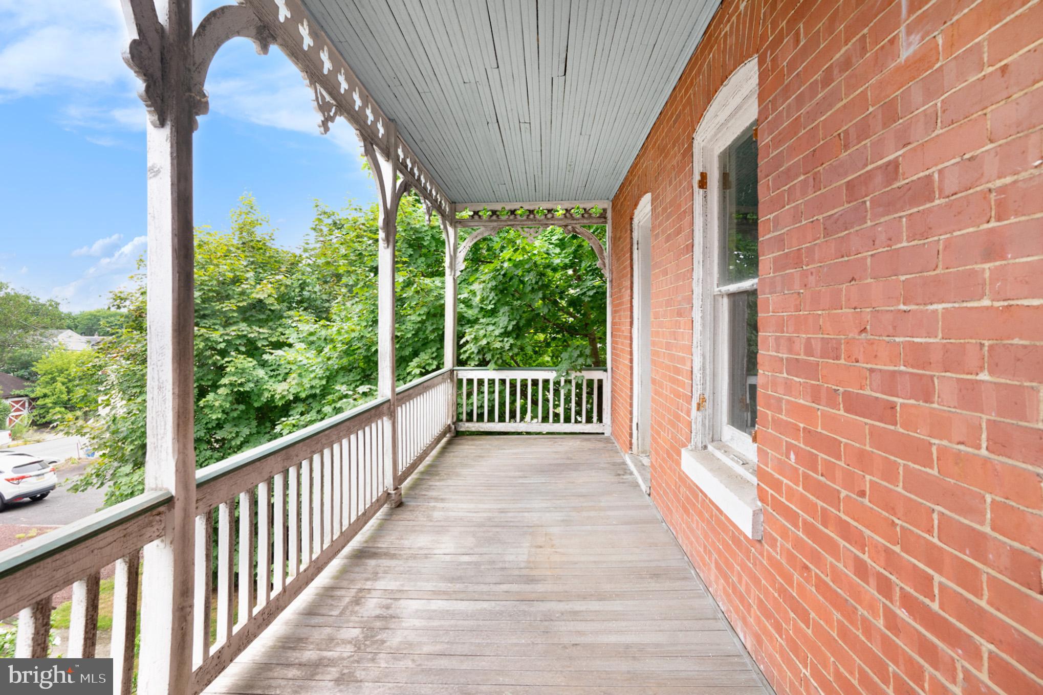206 JEFFERSON STREET