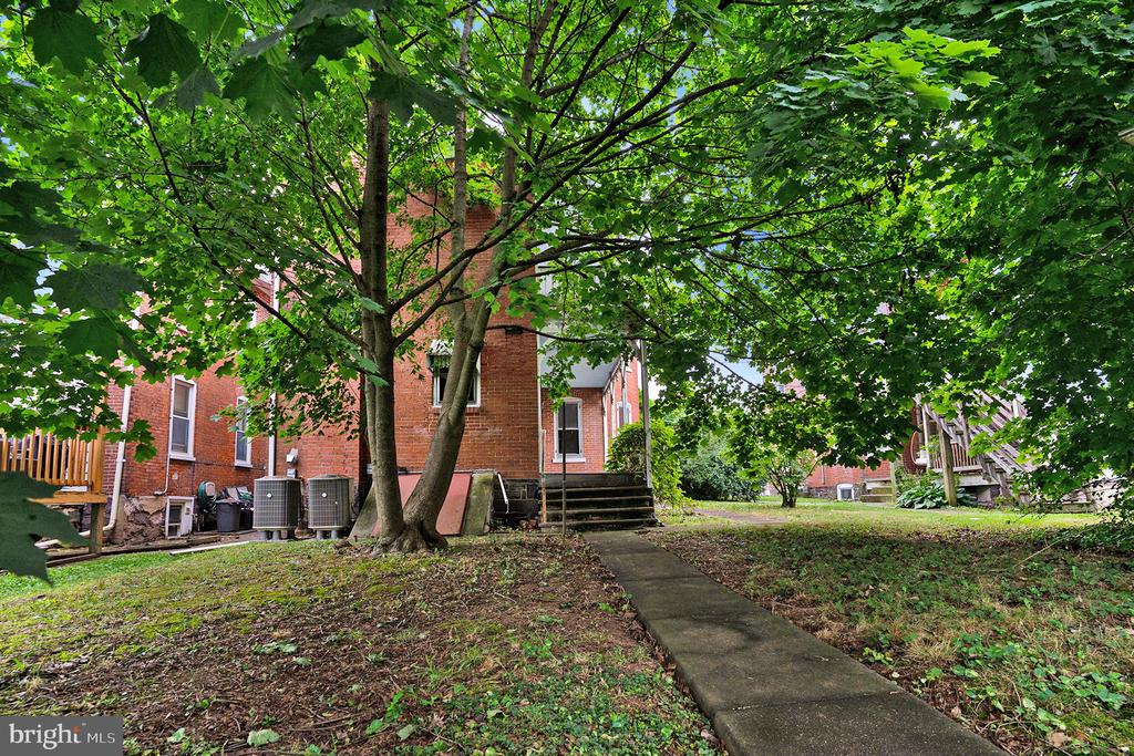 206 JEFFERSON STREET