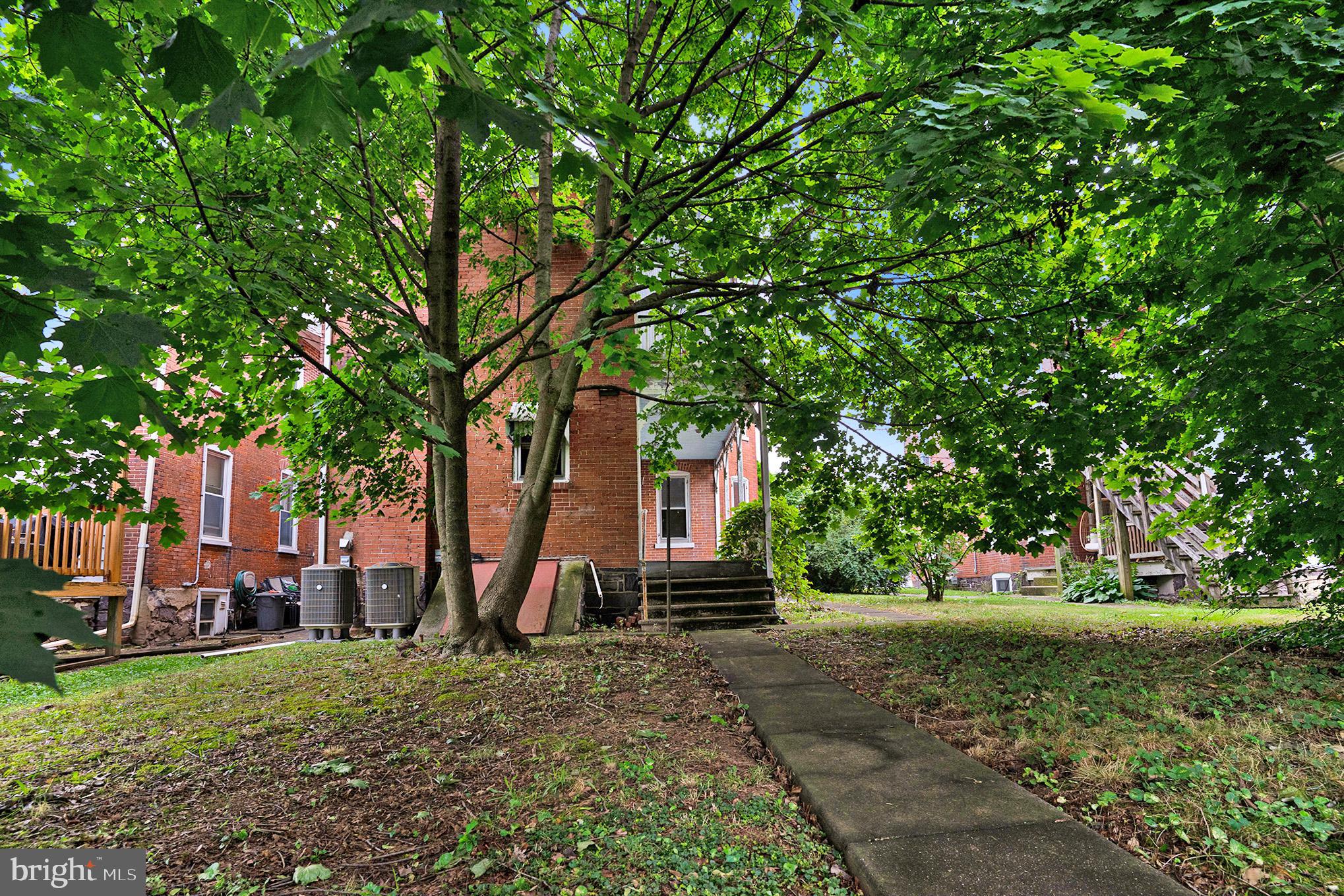 206 JEFFERSON STREET