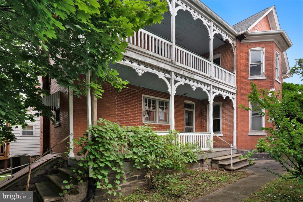 206 JEFFERSON STREET