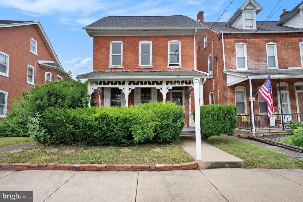 206 JEFFERSON STREET