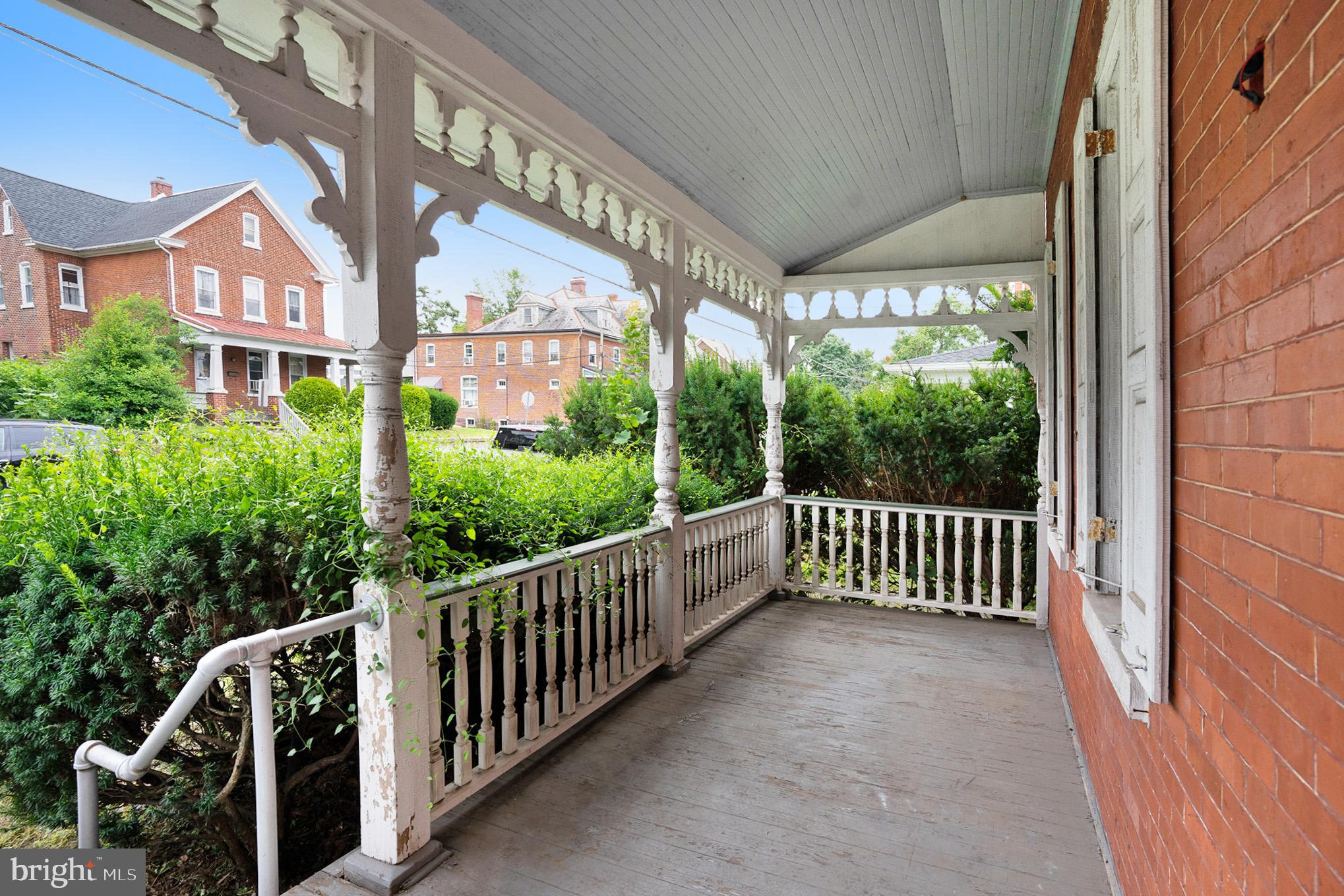 206 JEFFERSON STREET