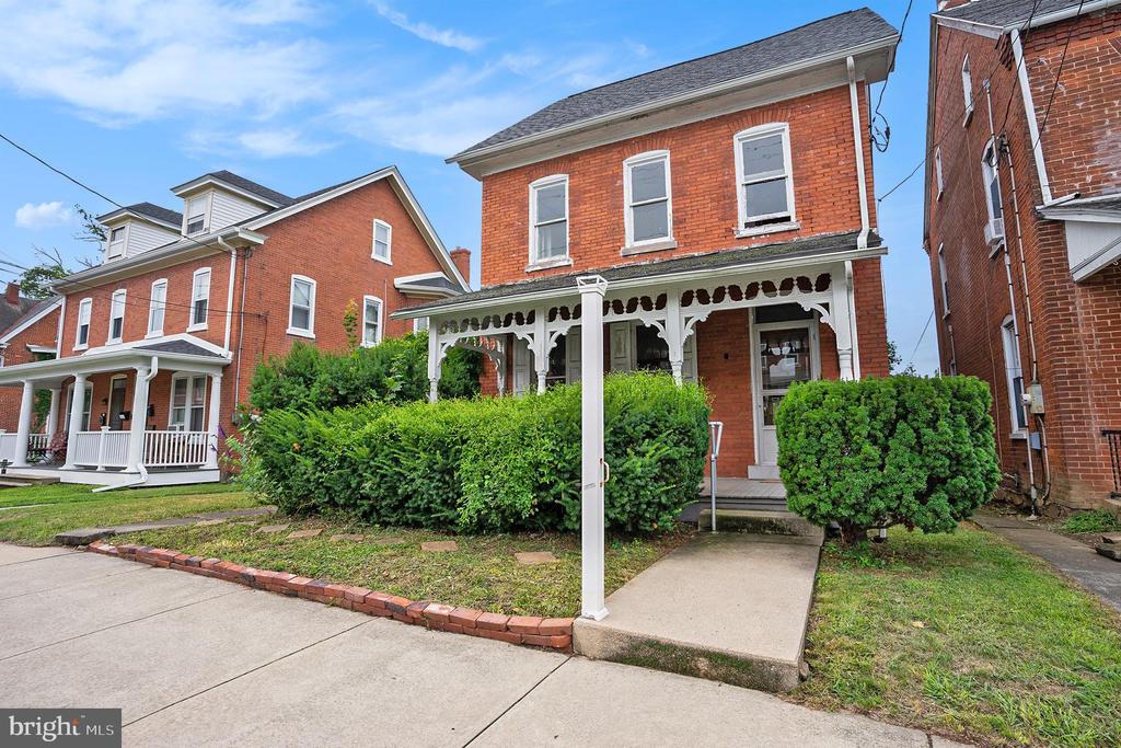 206 JEFFERSON STREET