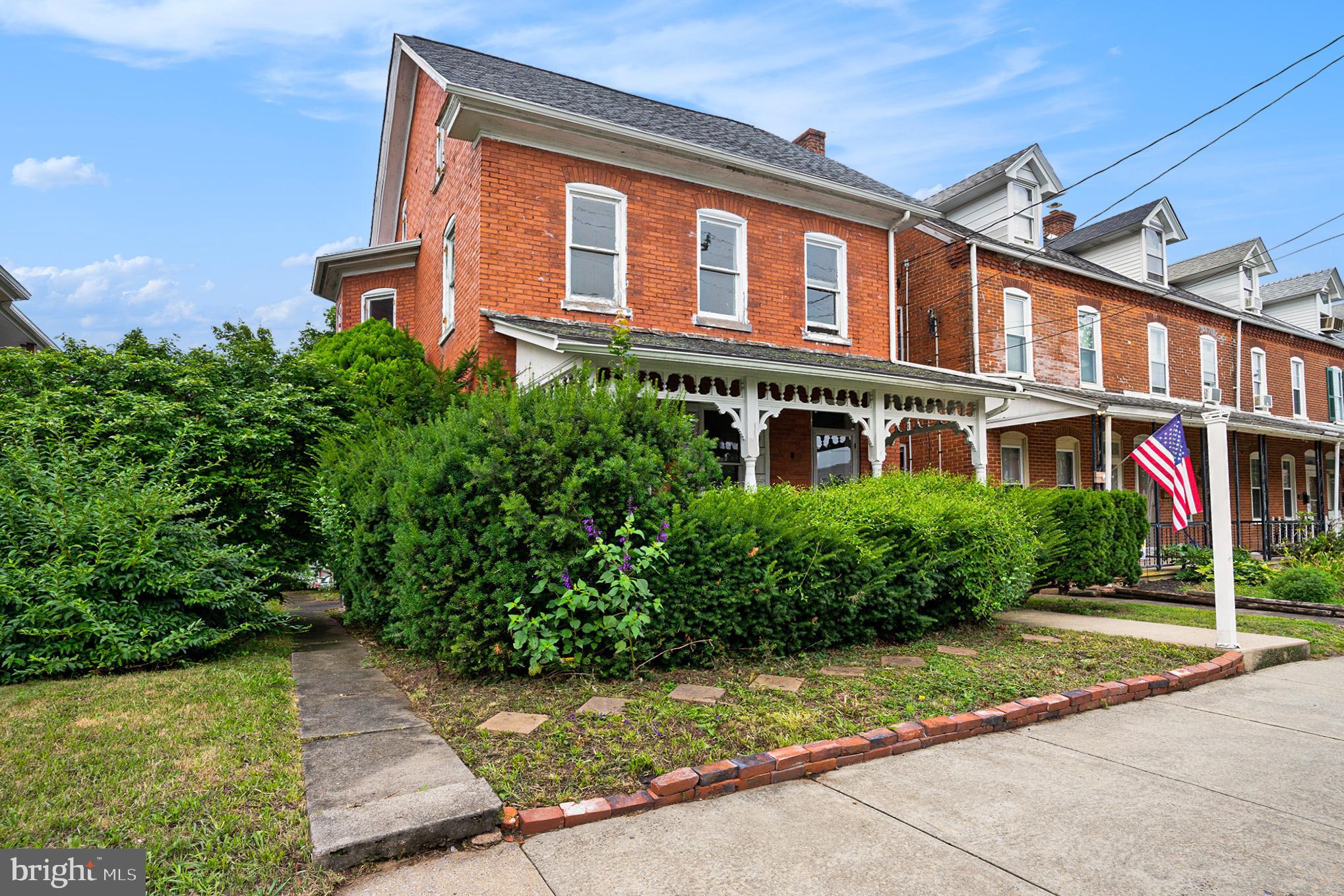 206 JEFFERSON STREET