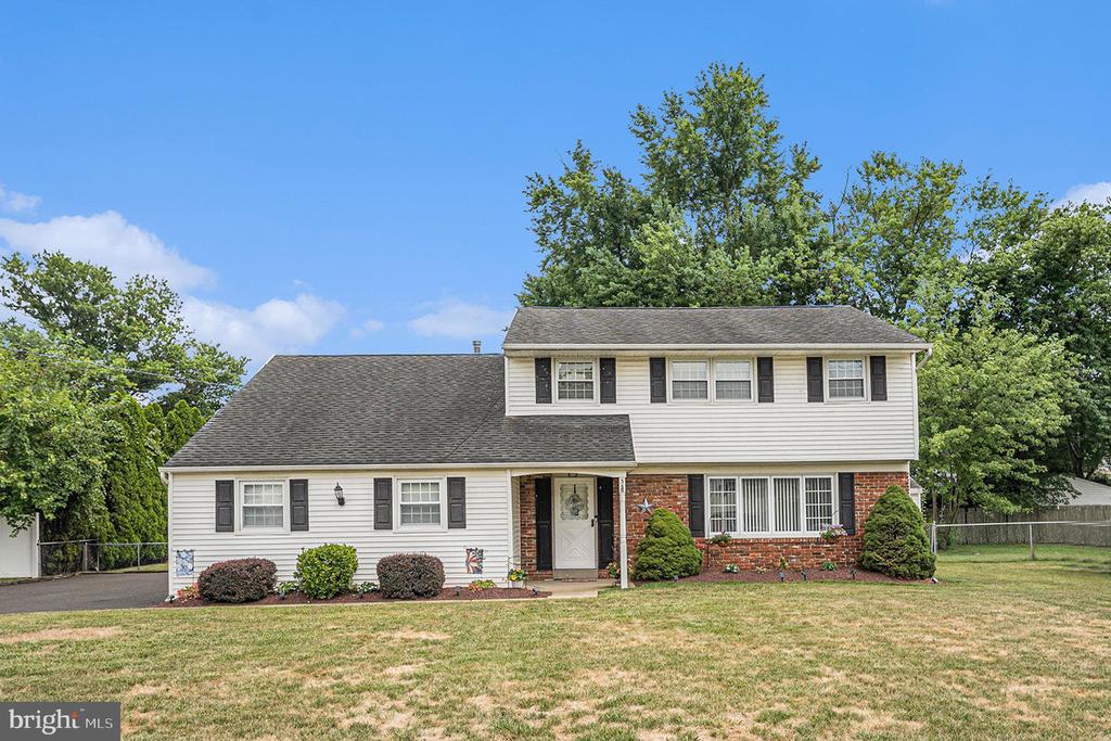35 LATCHSTRING LANE