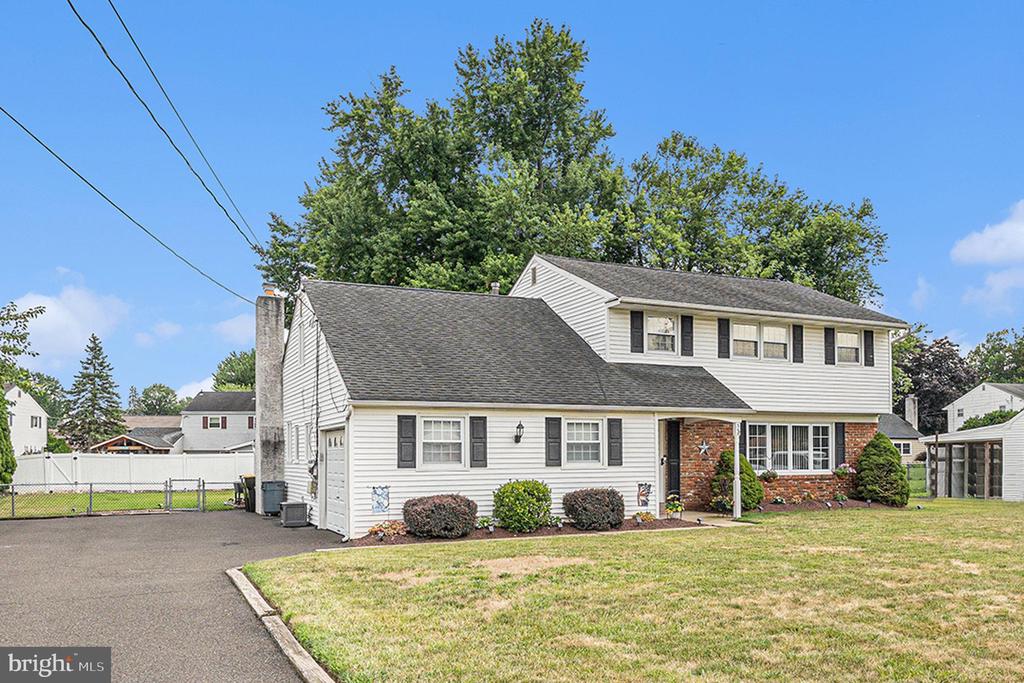 35 LATCHSTRING LANE
