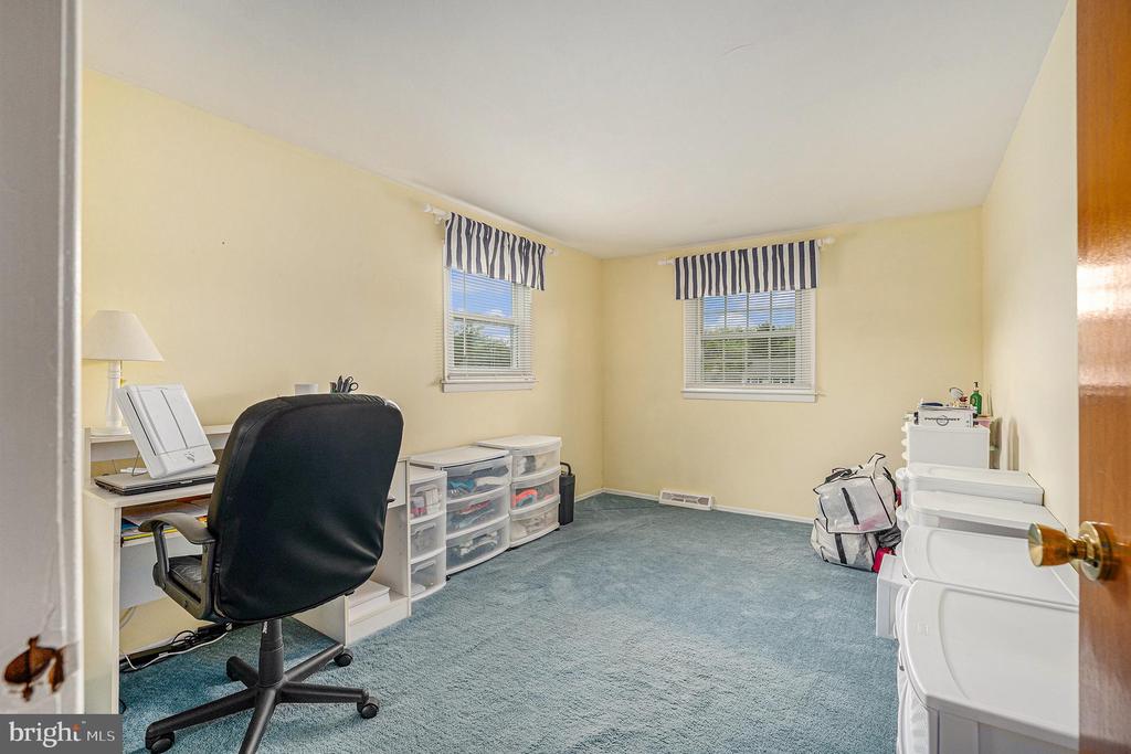 35 LATCHSTRING LANE