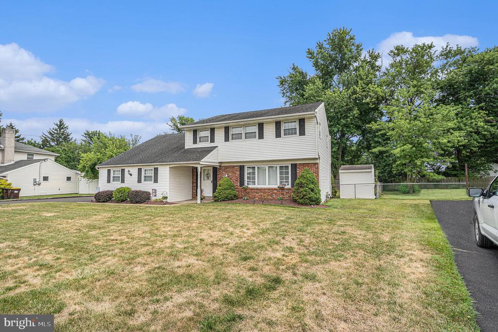 35 LATCHSTRING LANE