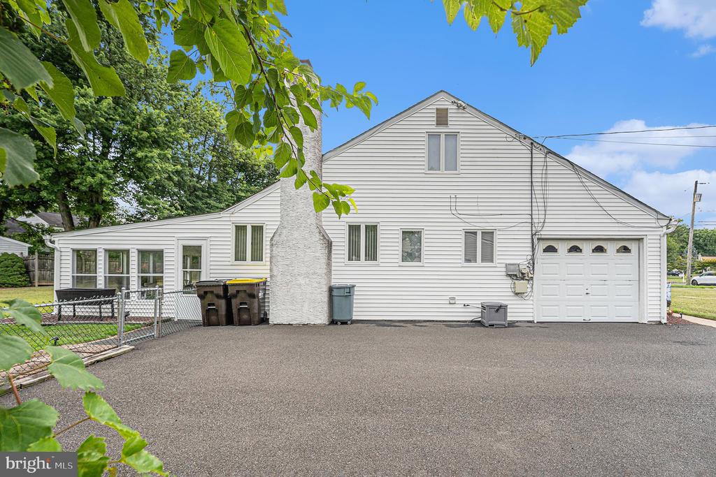 35 LATCHSTRING LANE