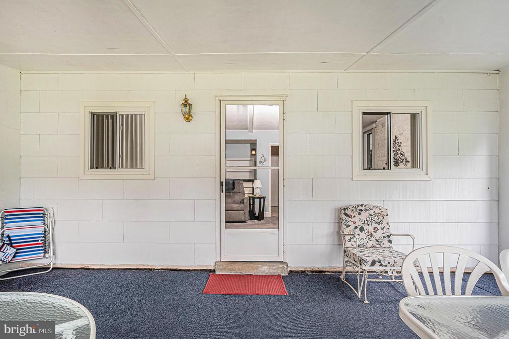 35 LATCHSTRING LANE