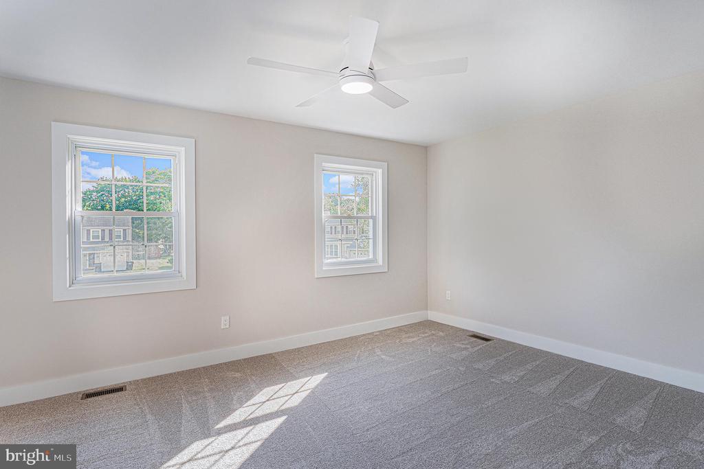 10 MEADOWLARK LANE