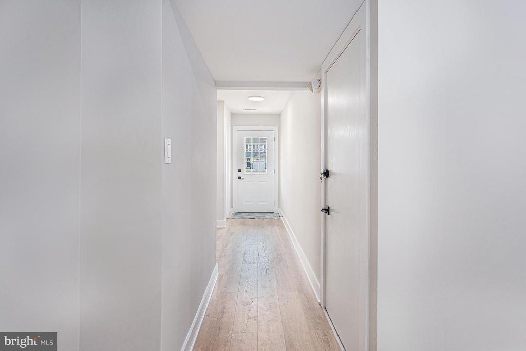 10 MEADOWLARK LANE