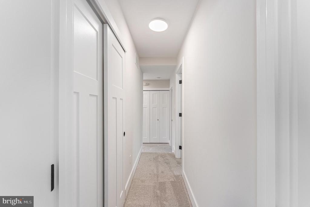 10 MEADOWLARK LANE