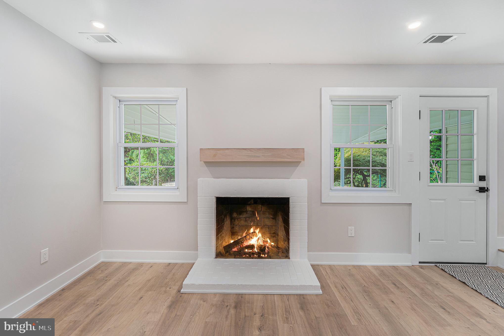 10 MEADOWLARK LANE