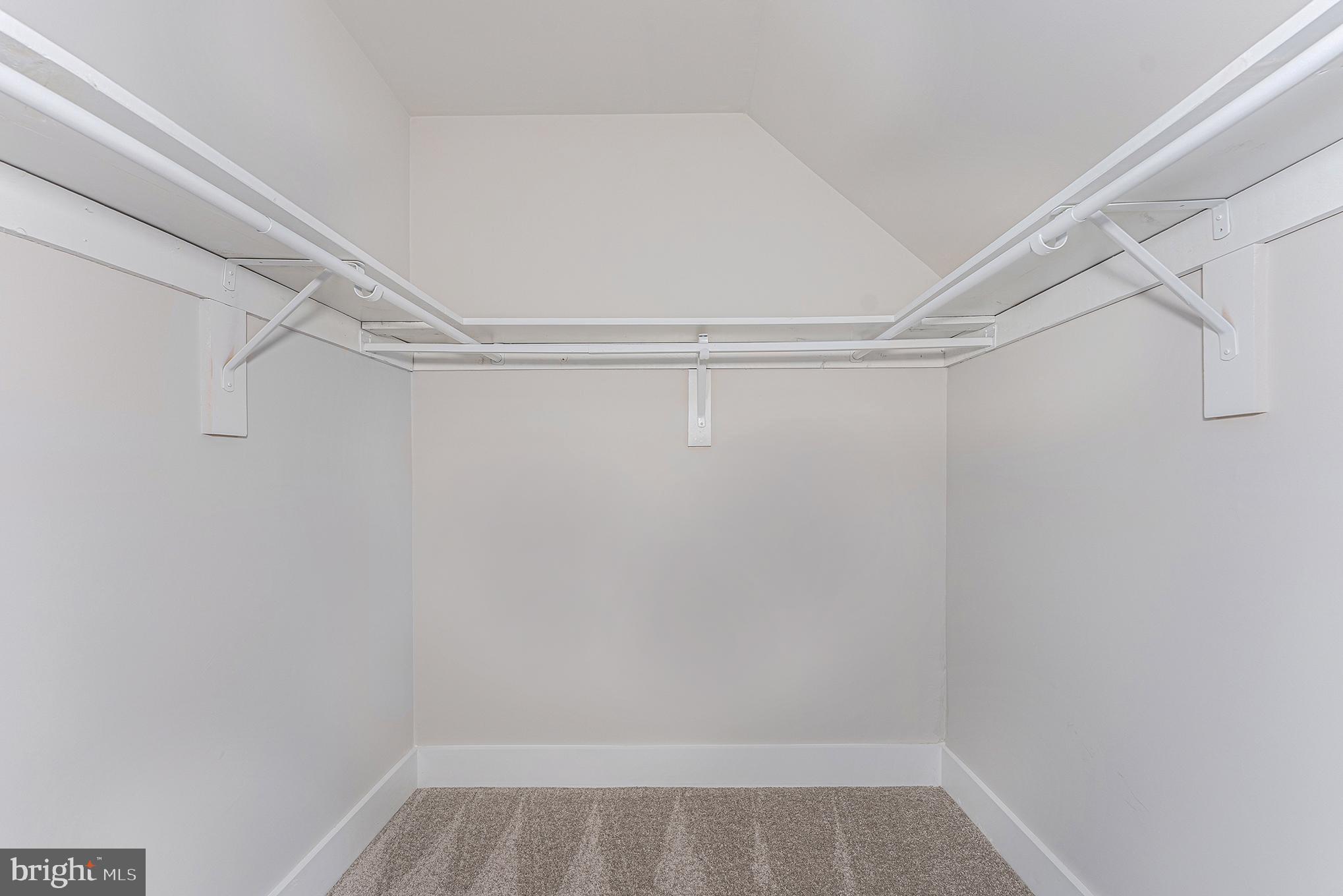 10 MEADOWLARK LANE