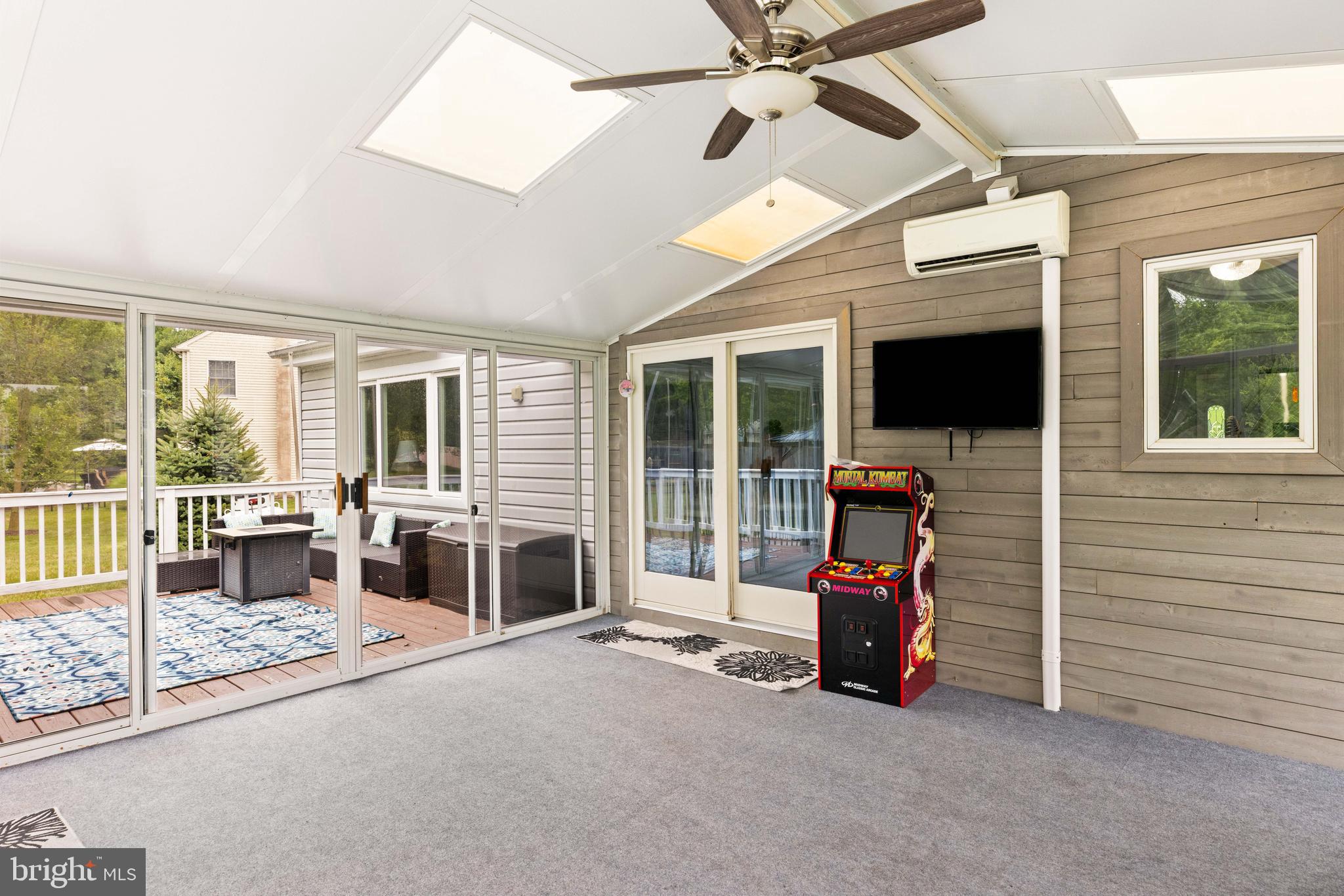 1689 LATCH STRING LANE