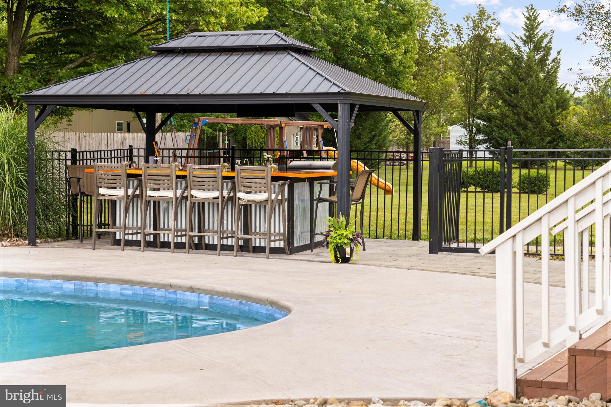 1689 LATCH STRING LANE