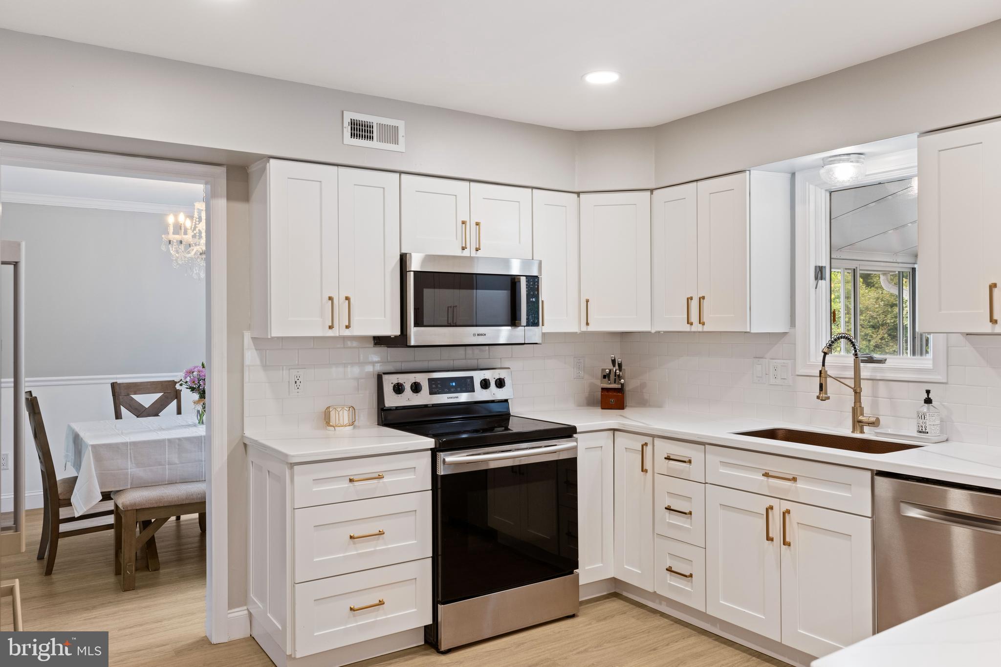 1689 LATCH STRING LANE