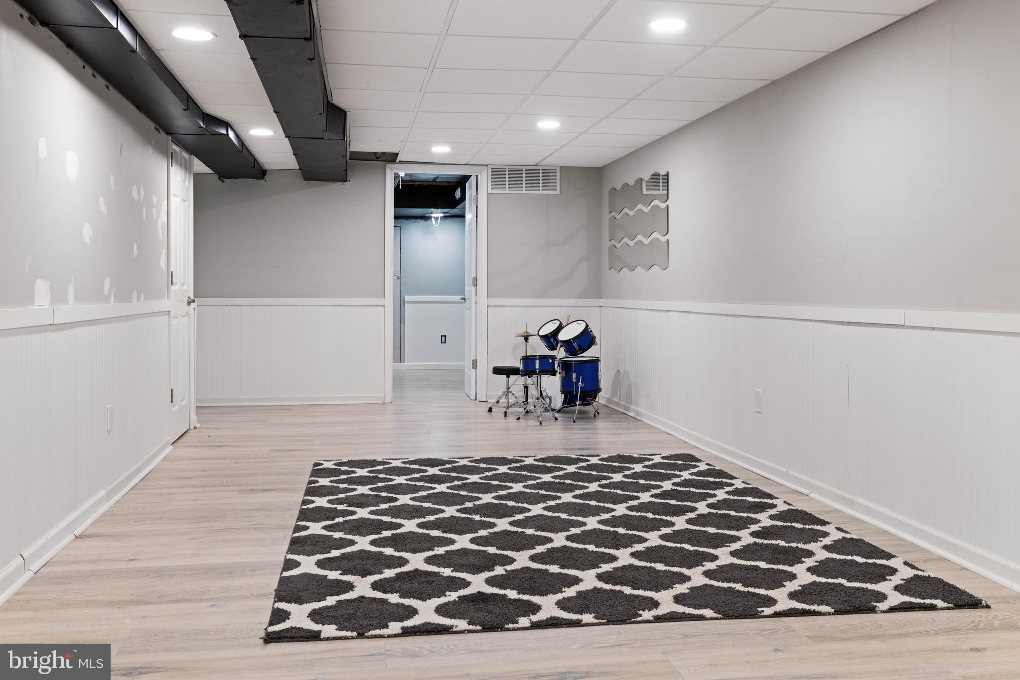 1689 LATCH STRING LANE