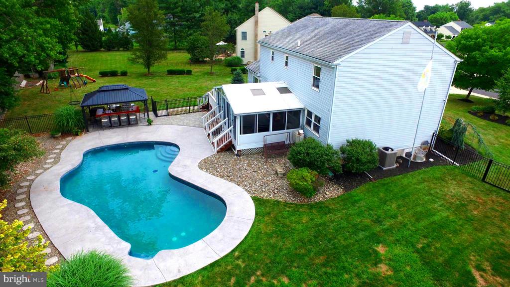 1689 LATCH STRING LANE