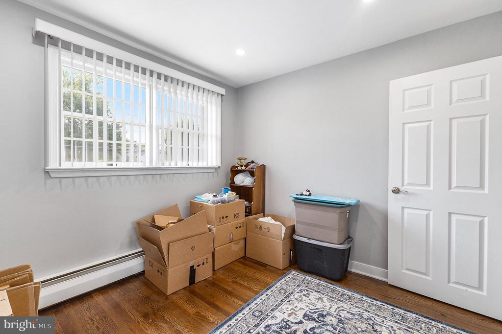 377 W 7TH AVENUE