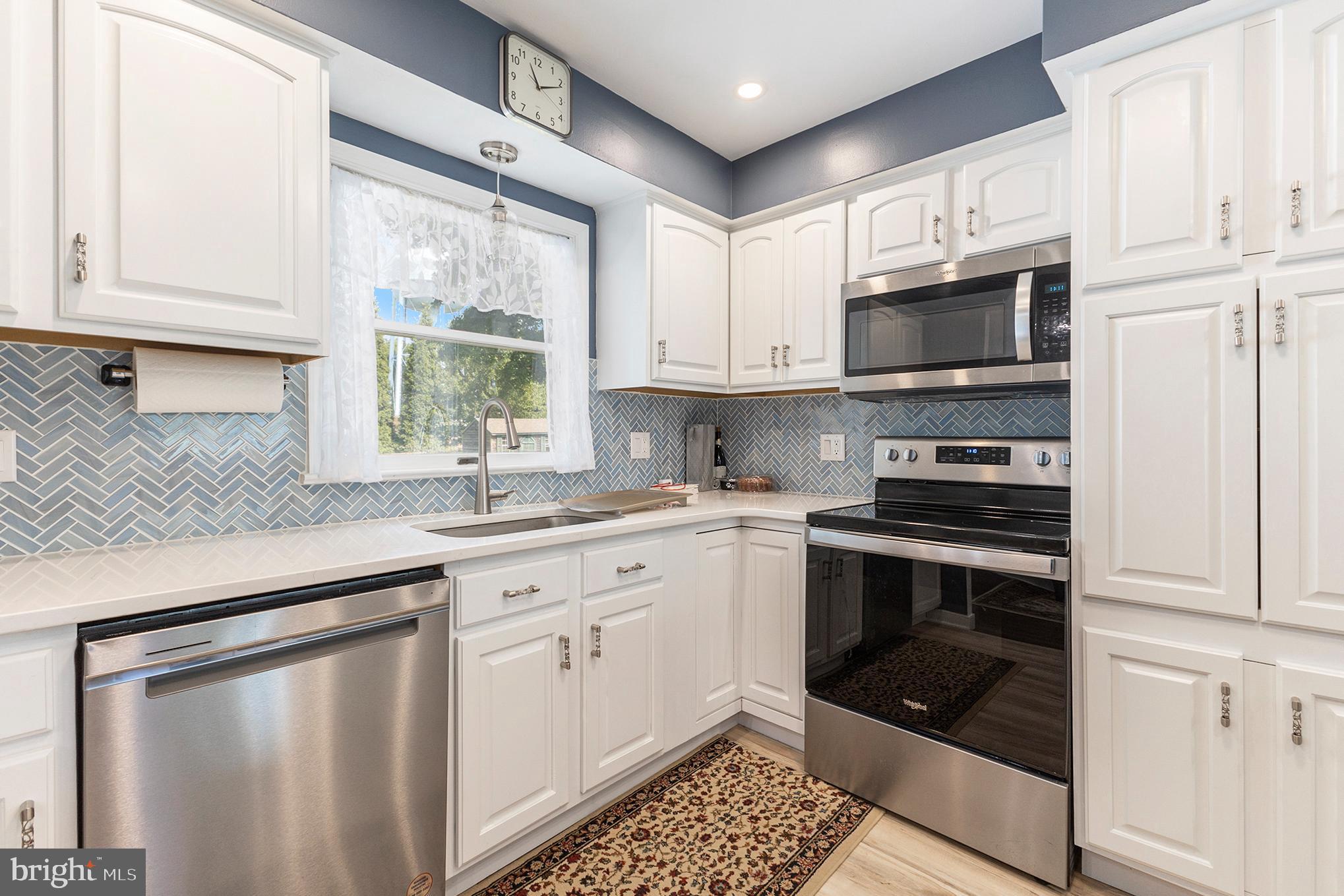 377 W 7TH AVENUE