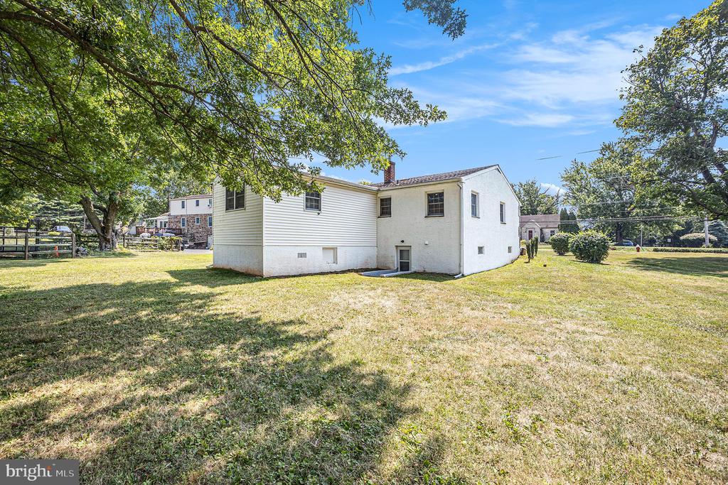377 W 7TH AVENUE