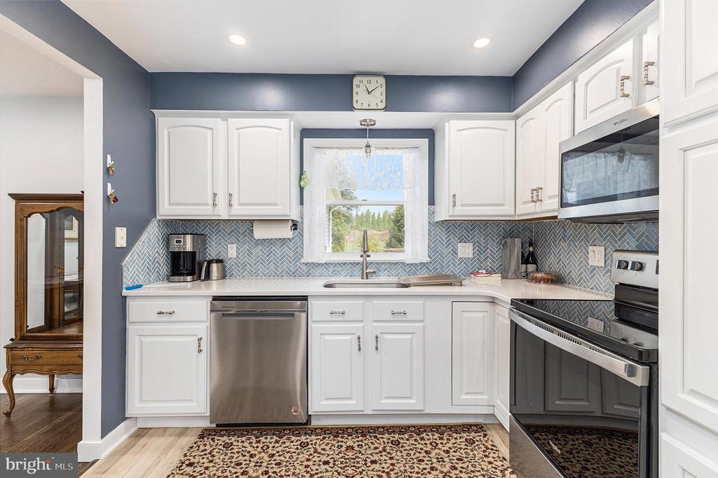 377 W 7TH AVENUE